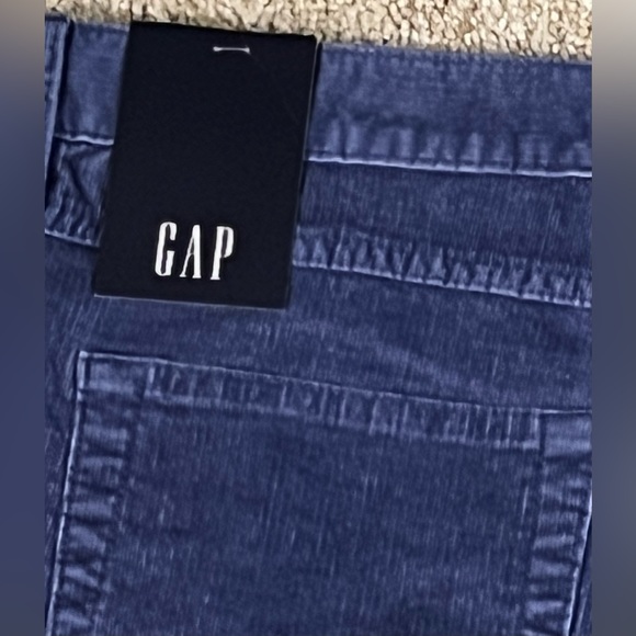 Gap SOFT STRETCH FRAYED HEM MID RISE CORDUROY Shorts, BLUE, Size 14 - Picture 7 of 8